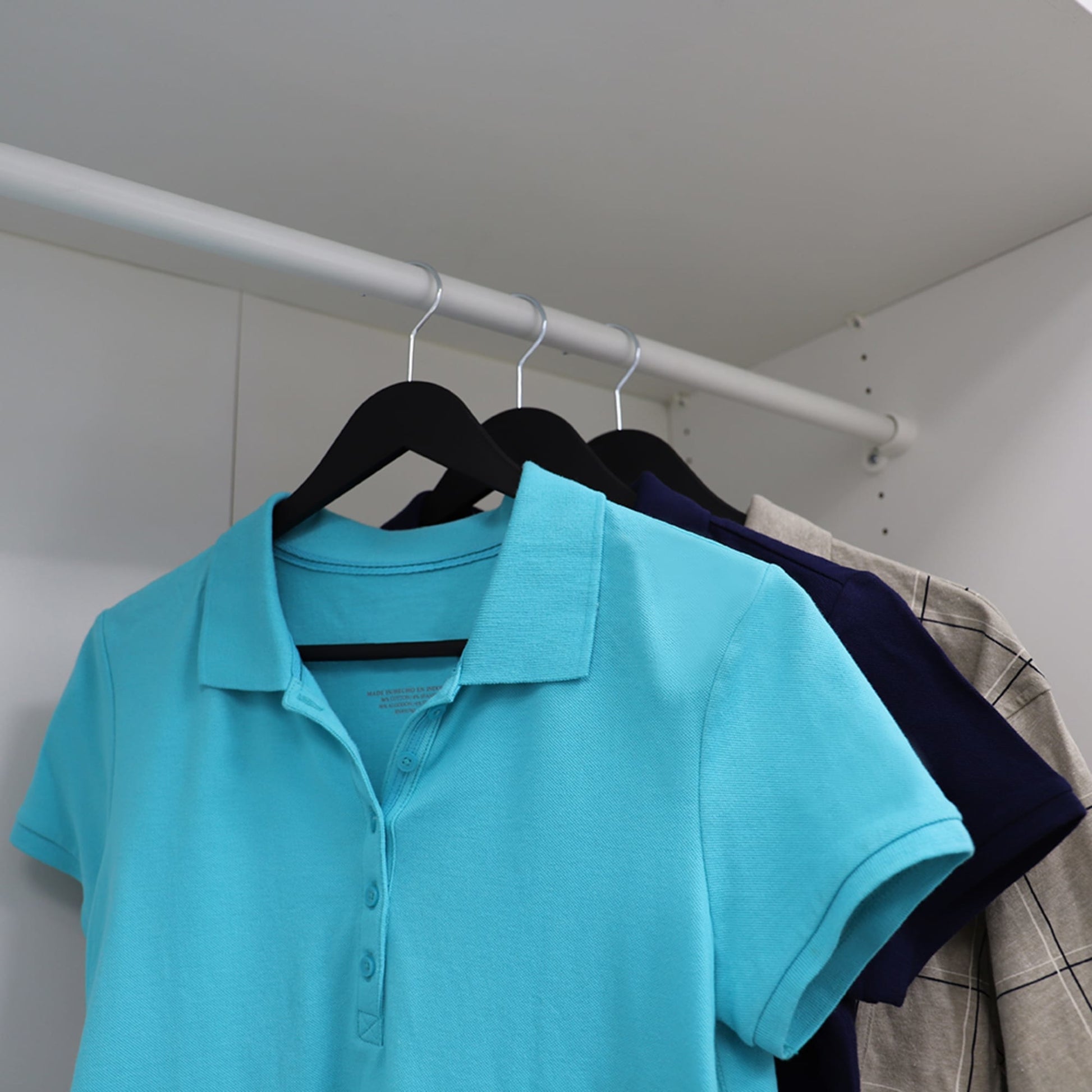 Home Basics 25-Pack Plastic Non-slip Grip Clothing Hanger (Black) in the  Hangers department at