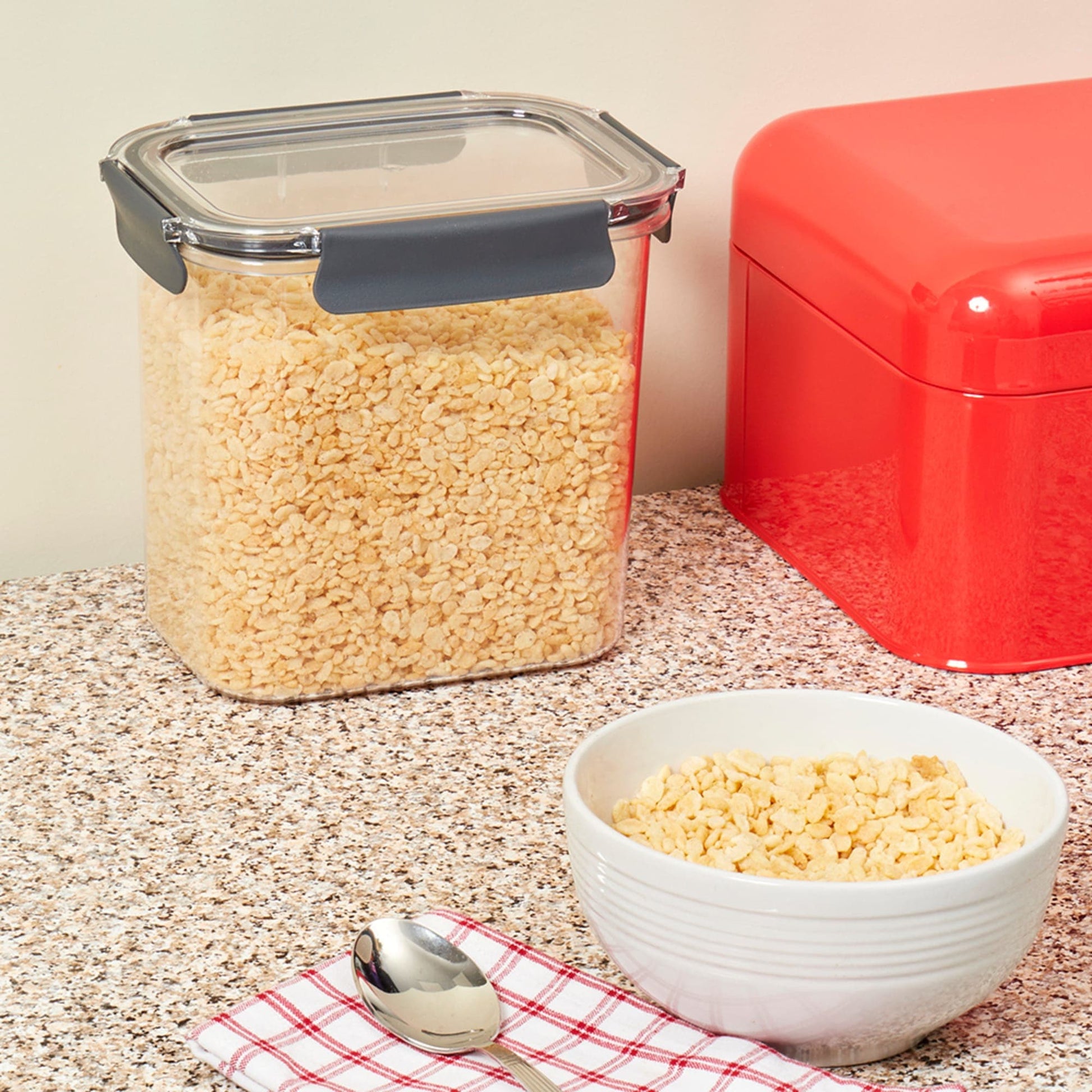 🏠 100 Large & Small Containers with Lids, Great for Food, Leftovers,  Storage - household items - by owner - housewares