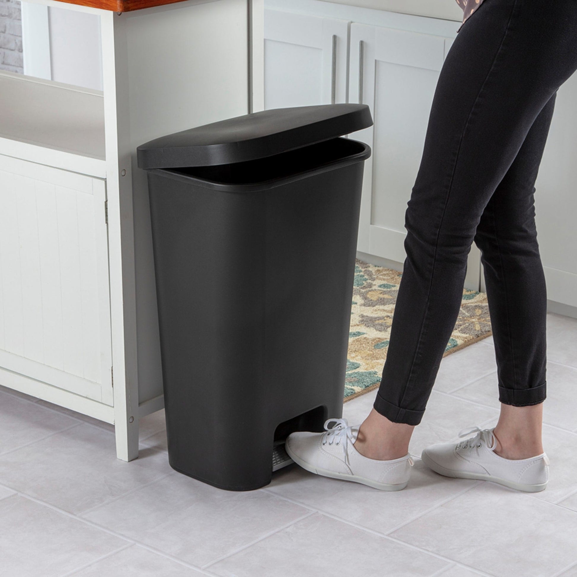 Better Homes & Gardens 11.9 Gallon Trash Can, Plastic Step On