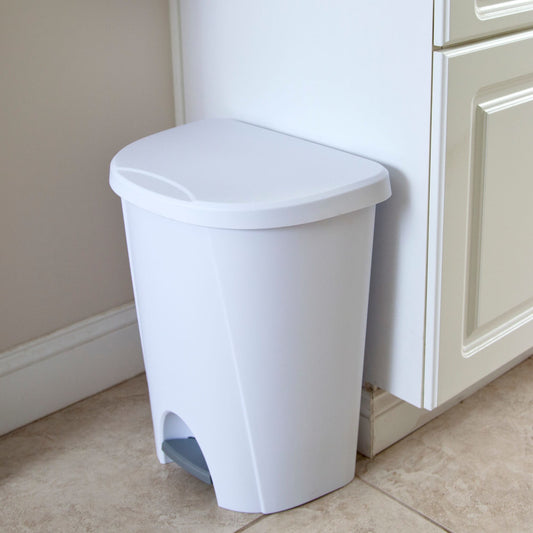 Sterilite 6.6 Gallon / 25 Liter StepOn Wastebasket White