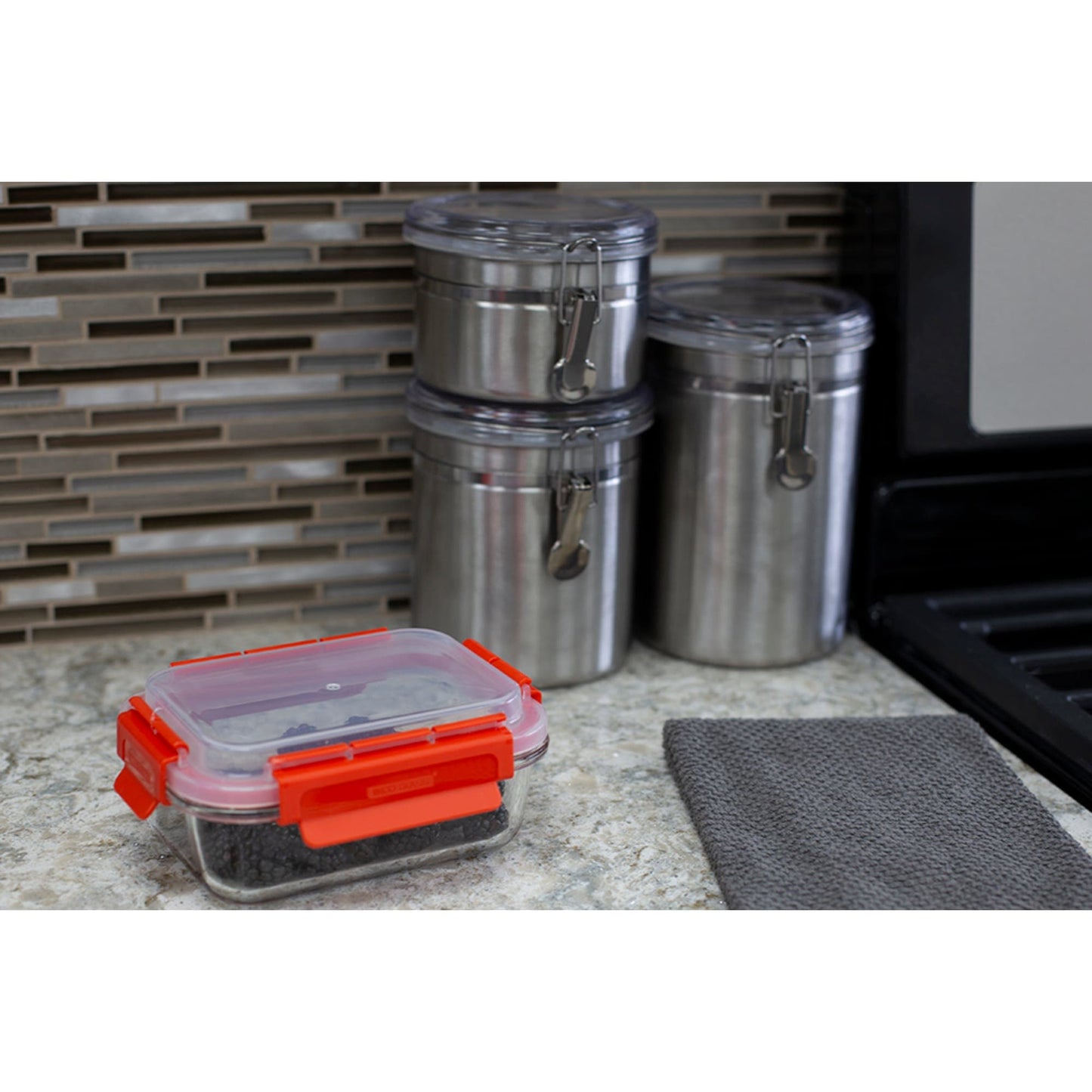 Leak Proof  21  oz. Rectangle  Borosilicate Glass Food Storage Container with Air-tight Plastic Lid, Red