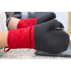 Heat-Resistant Silicone Textured Grip Oven Mitt, Red